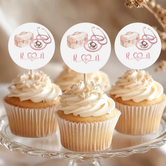 Roze lint verpleegster afstudeertop voor cupcake ronde sticker