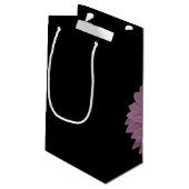 Roze linten en Daisy Believe Klein Cadeauzakje (Achterkant Gekanteld)