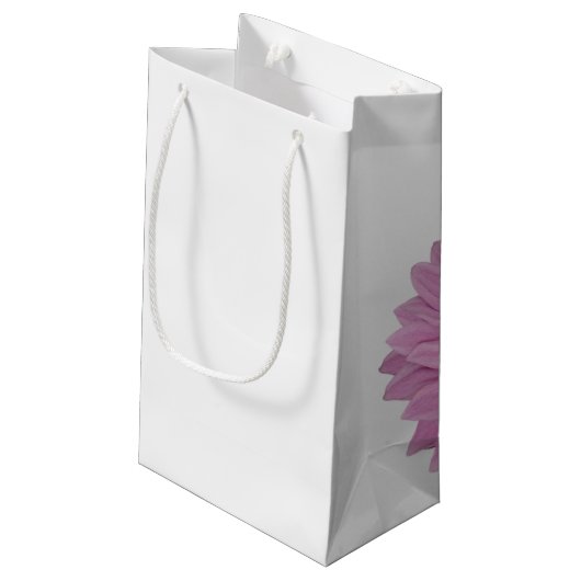 Roze linten en Daisy on White Klein Cadeauzakje (Achterkant Gekanteld)
