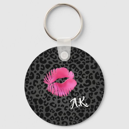 Roze Lipgloss Kus Zwart Luipaard Met Monogram Sleutelhanger (Voorkant)