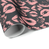 Roze lippen: eigenzinnig naadloos cadeaupapier (Rol Hoek)