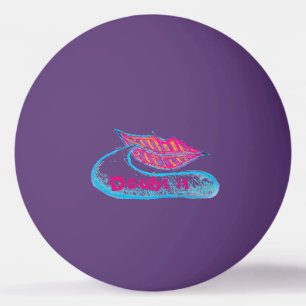 Roze lippen en woordballon of tong pingpongbal