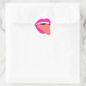 Roze Lippen met Tong Uit Ronde Sticker (Tas)