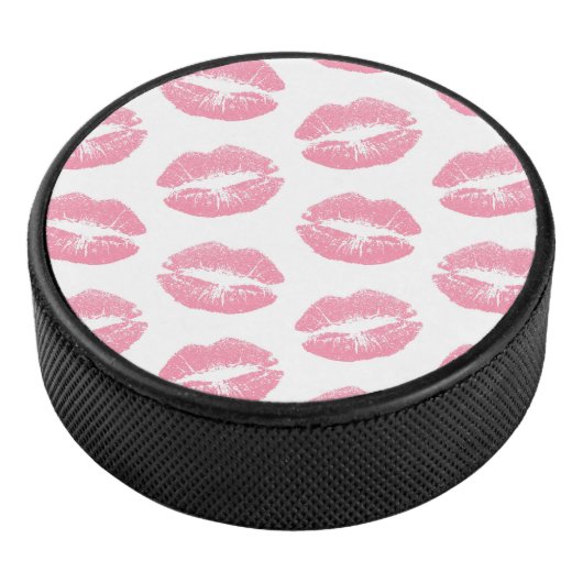 Roze lippen, patroon van lippen, roze lippenstift, hockey puck (3/4)