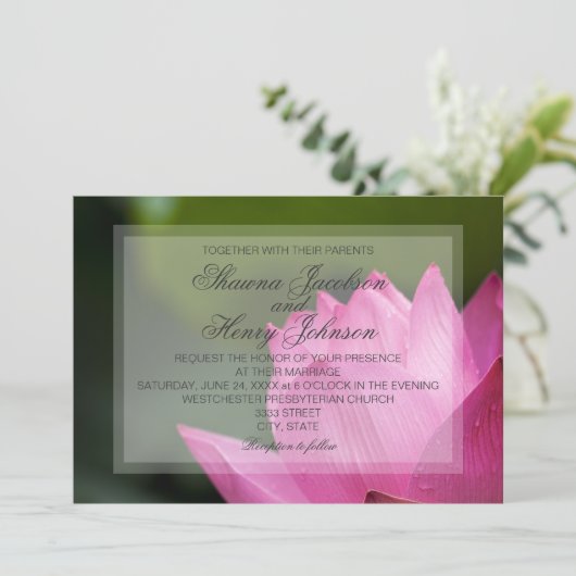 Roze Lotus Bloem Elegante Huwelijksuitnodiging Kaart (Staand voorkant)