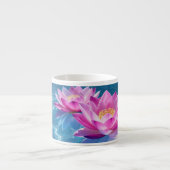 Roze Lotus Bloemen Drijven Op Kristal Blauw Water Espresso Kop (Voorkant)