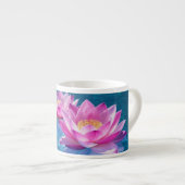 Roze Lotus Bloemen Drijven Op Kristal Blauw Water Espresso Kop (Voorkant rechts)