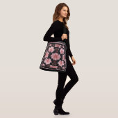 Roze Lotus Classic Crossbody Tas (Op model)