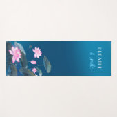 Roze Lotus Floral Mindfulness Quote Dark Blue Yogamat (Voorkant (horizontaal))