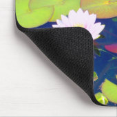 Roze Lotus Flower die drijft met lippenstift op vi Muismat (Hoek)