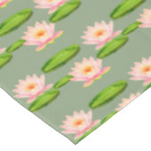Roze Lotus Flowers & Lily Pads op Laurel Green Tafelkleed (Gekanteld)