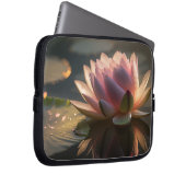 Roze Lotus in de Ochtend Lichte Laptop Tas (Voorkant Rechts)
