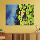 Roze lotus in regen canvas afdruk (Insitu (Woonkamer))