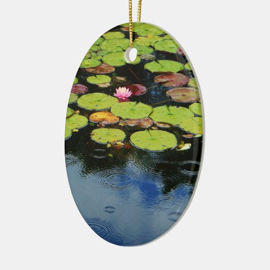 Roze lotus in regen keramisch ornament (Links)