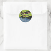 Roze lotus in regen ronde sticker (Tas)