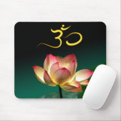 Roze Lotus in volle bloei met Om, mousepad Muismat (Met muis)