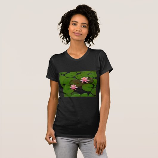 Roze lotusbloemtuin, t-shirt (Voorkant volledig)