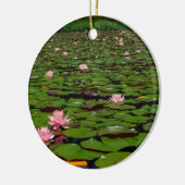 Roze lotusvijver voor de limoenbloem keramisch ornament (Links)