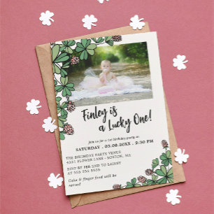 Roze Lucky One Four Leaf Clover 1st Birthday Party Kaart