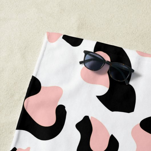 Roze luipaard afdrukken strandlaken (In situ)