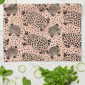 Roze Luipaardprint Patroon – Chic Dier Theedoek (Gevouwen)