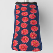 Roze maanbloem op blauw golfheadcover (Draai 90)