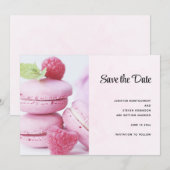 Roze Macarons en rode frambozen Save The Date (Voorkant / Achterkant)
