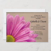 Roze madeliefje op bruine standaard trouw-bruiloft kaart (Voorkant)