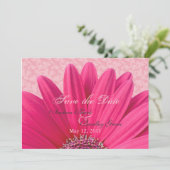 Roze Madeliefje Save the Date Aankondiging Uitnodi (Staand voorkant)