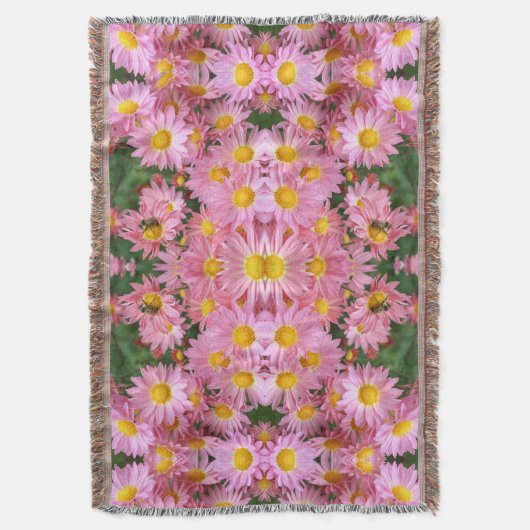  roze madeliefjes en hommel bij Abstract Deken (Voorkant Verticaal)