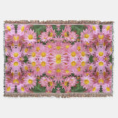  roze madeliefjes en hommel bij Abstract Deken (Voorkant)