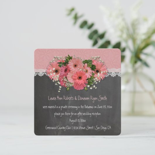 Roze madeliefjes krans krijtbord ontvangst alleen kaart (Staand voorkant)