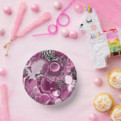 Roze, magenta en zwart-witvormig kunstkleurmateria papieren kommen (Feest)