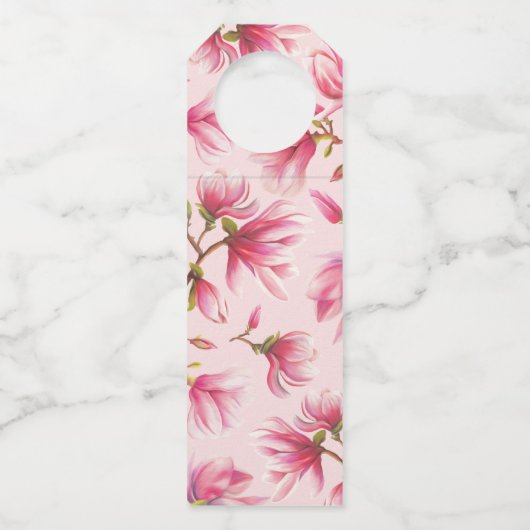 Roze Magnolia Bloemen Monogram Huwelijksgunst Flessenhanger (Achterkant)