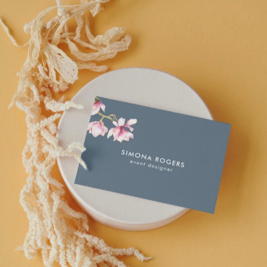 Roze Magnolia Waterverven Blauw-grijze achtergrond Visitekaartje