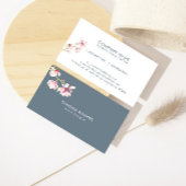 Roze Magnolia Waterverven Blauw-grijze achtergrond Visitekaartje