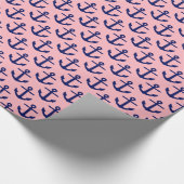 Roze, marineblauwe ankerpatroon cadeaupapier (Hoek)