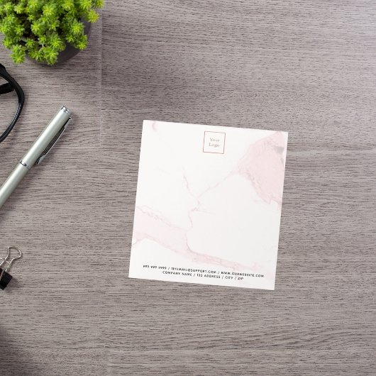 Roze marmer elegante bedrijfslogo notitieblok