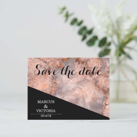 Roze marmeren bruiloft save the date aankondigingskaart (Staand voorkant)