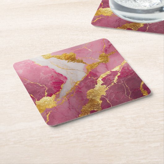 Roze marmeren patroon met goud kartonnen onderzetters (Schuin)