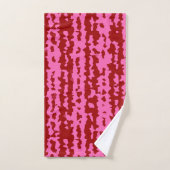 Roze Maroon Rood Onregelmatig Abstract Ontwerp  Bad Handdoek (Handdoek)