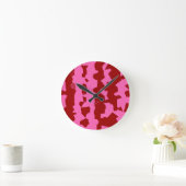Roze Maroon Rood Onregelmatig Abstract Ontwerp Ronde Klok (Huis)