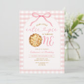 Roze Meisje Onze Kleine Cutie Pie Gingham Verjaard Kaart (Staand voorkant)