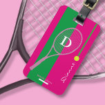 Roze Meisje Sport Tennis Custom Bagagelabel<br><div class="desc">Zo'n geweldig en meisjesachtig ontwerp om te personaliseren met naam en initiaal van de tennisspeler. Een bagagelabel met een naam is belangrijk om verschillende praktische redenen tijdens het reizen. Ten eerste dient het als een snelle en eenvoudige manier om uw bagage te identificeren tussen het zee van soortgelijke tassen op...</div>