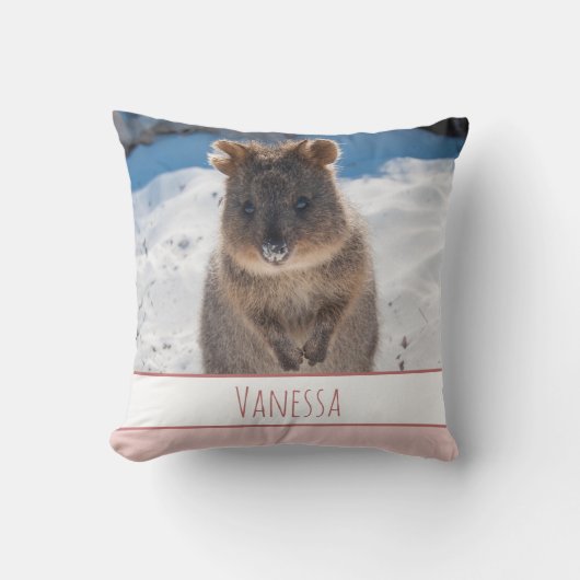 Roze meisjes gepersonaliseerde Quokka Cushion Kussen (Voorkant)