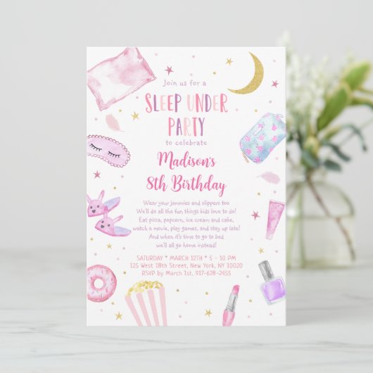 Roze meisjes slapen onder de verjaardag kaart (Staand voorkant)