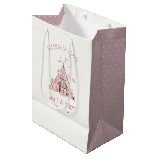 Roze Meisjes Tent Sleepover Slumber Verjaardagsfee Medium Cadeauzakje (Voorkant Gekanteld)