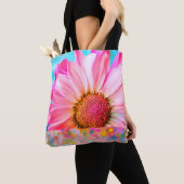 Roze melkbloem en tas van de polkadot (Dichtbij)
