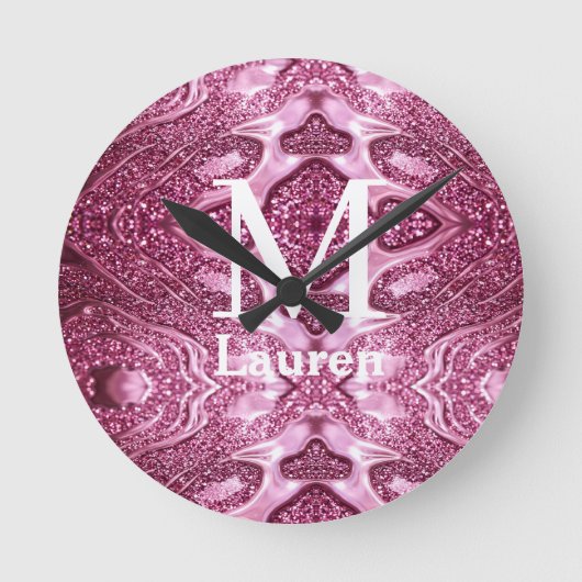 roze metalen abstract glanzend monogram naam meisj ronde klok (Voorkant)