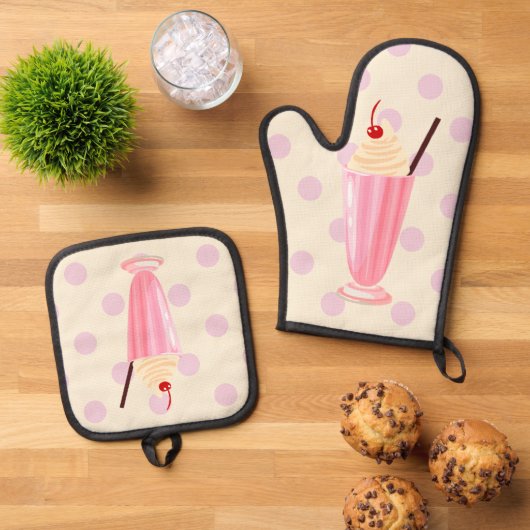 Roze Milkshake en Polka Dots Ovenwant & Pannenlap Set (Top down)